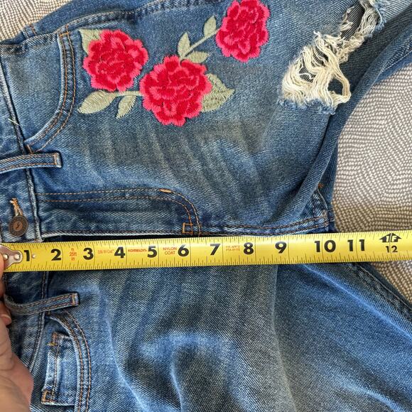 Size 23/27 Hollister Rose Appliqué Distressed Straight Leg Jeans Size 23 - Picture 10 of 10